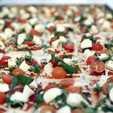 Gourmet Spinach and Bocconcini Pizza - Mini