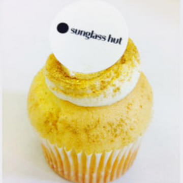 Tailored Cupcakes with Logo