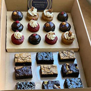 Petit Four Cakes and Brownies Box