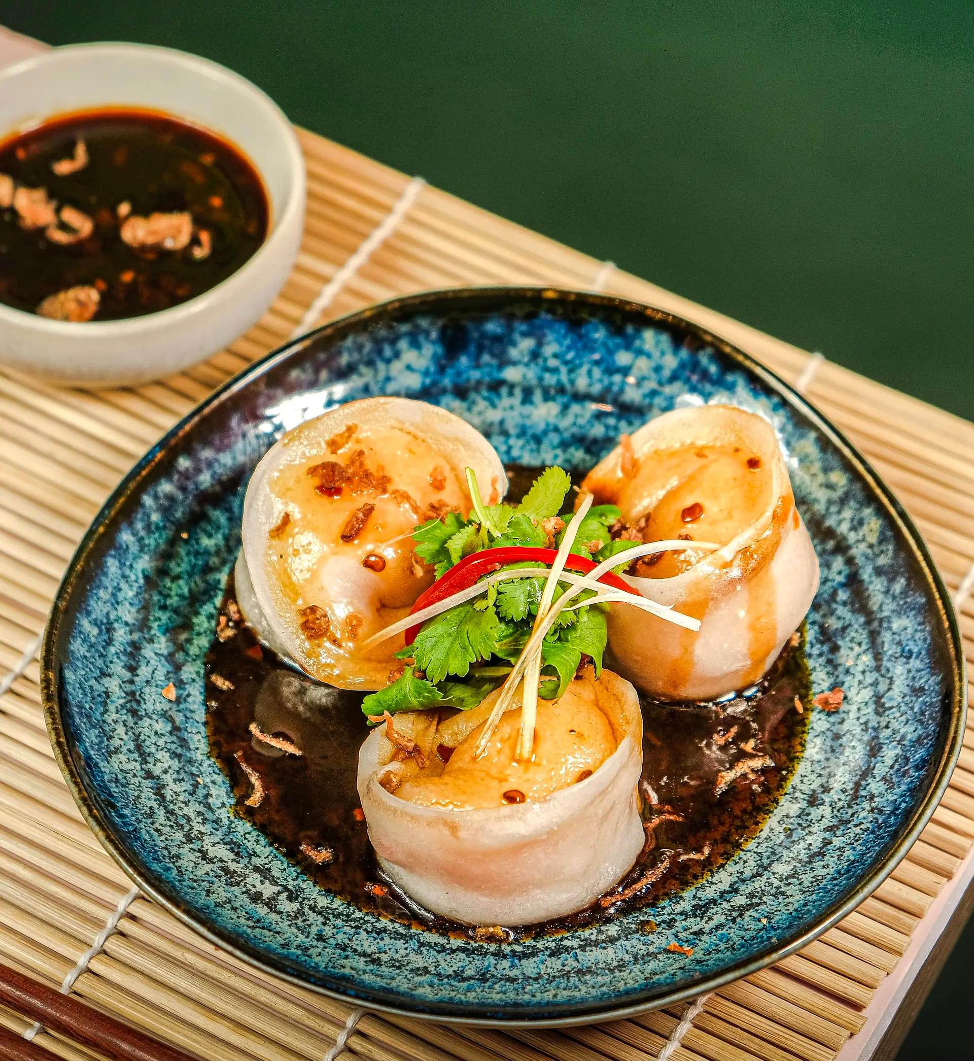 Steamed Scallop & Prawns Dumpling 