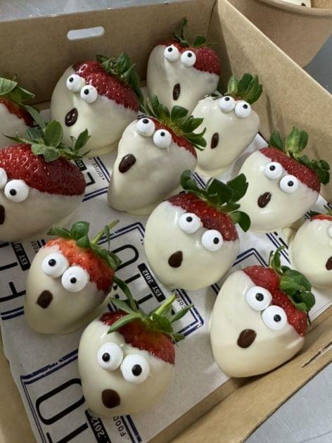 Ghost Themed White Chocolate Coated Strawberries