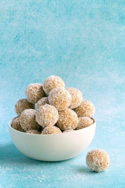 Xmas Apricot Balls