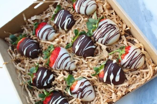 Chocolate Coated Strawberries Box