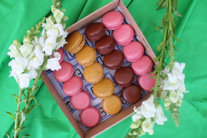 Melbourne Cup Macaron Box