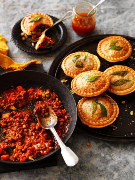 Warm Vegetable Tikka Pie Box