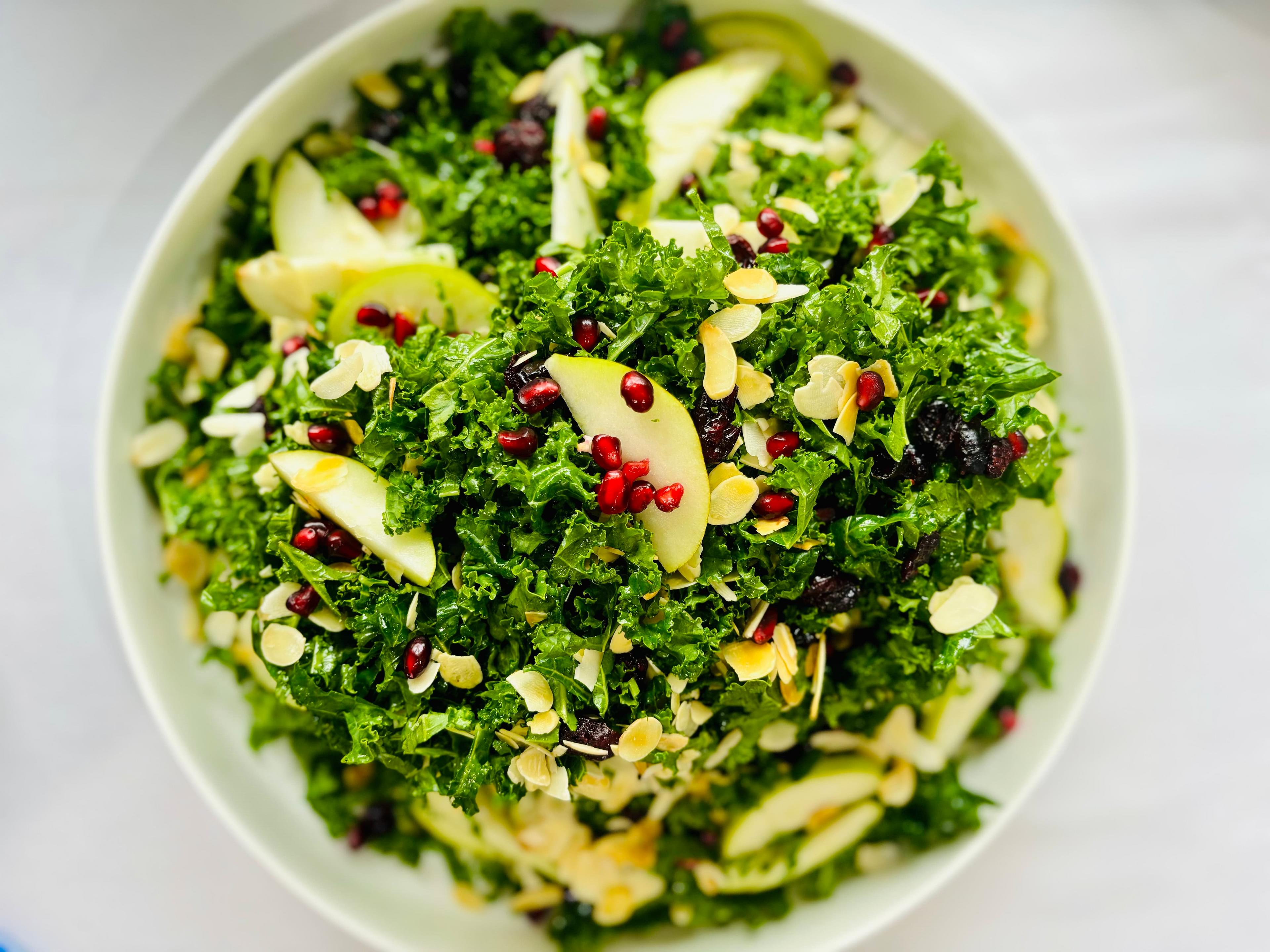 Xmas - Kale, Pomegranate & Pear Salad