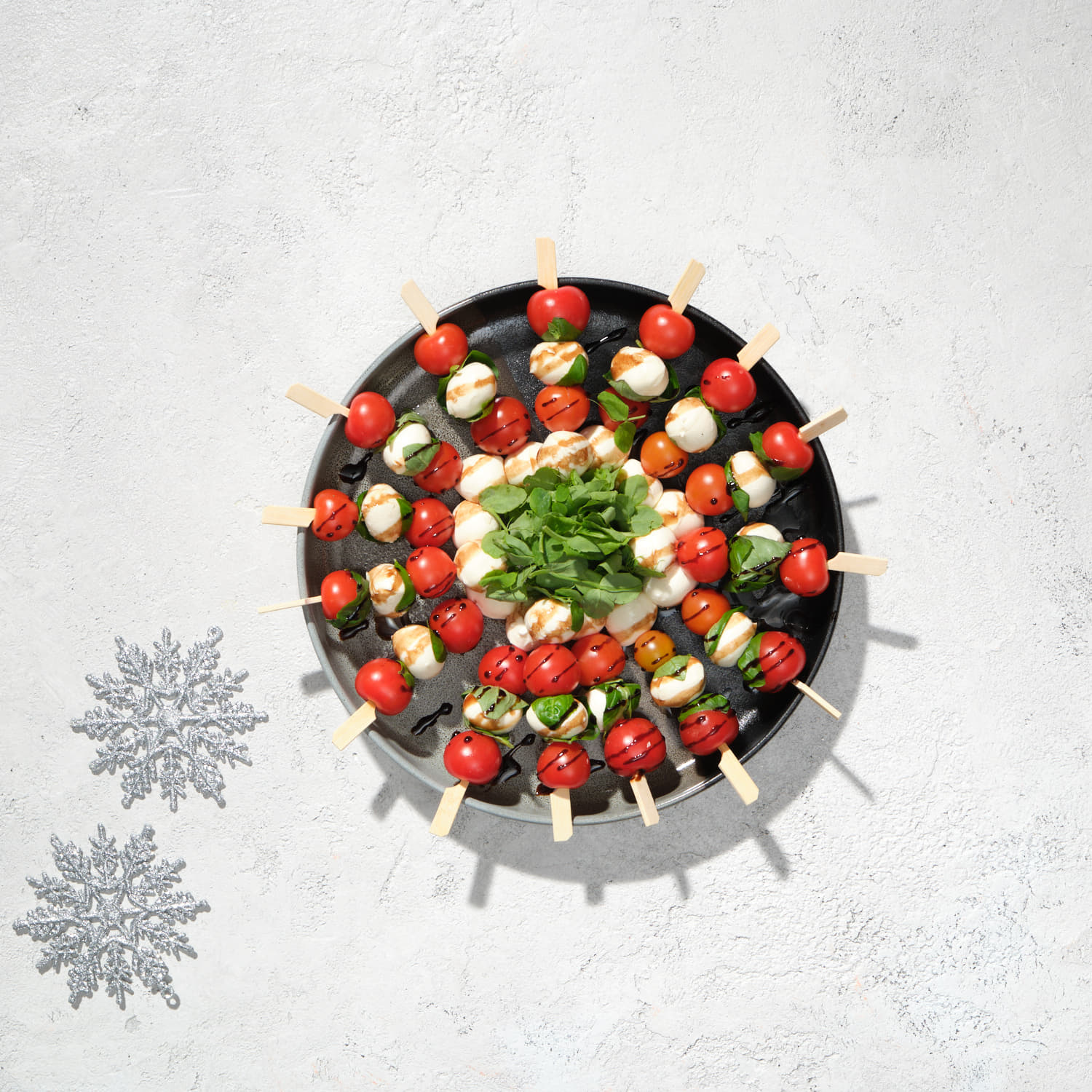 Canapé – Caprese Skewers