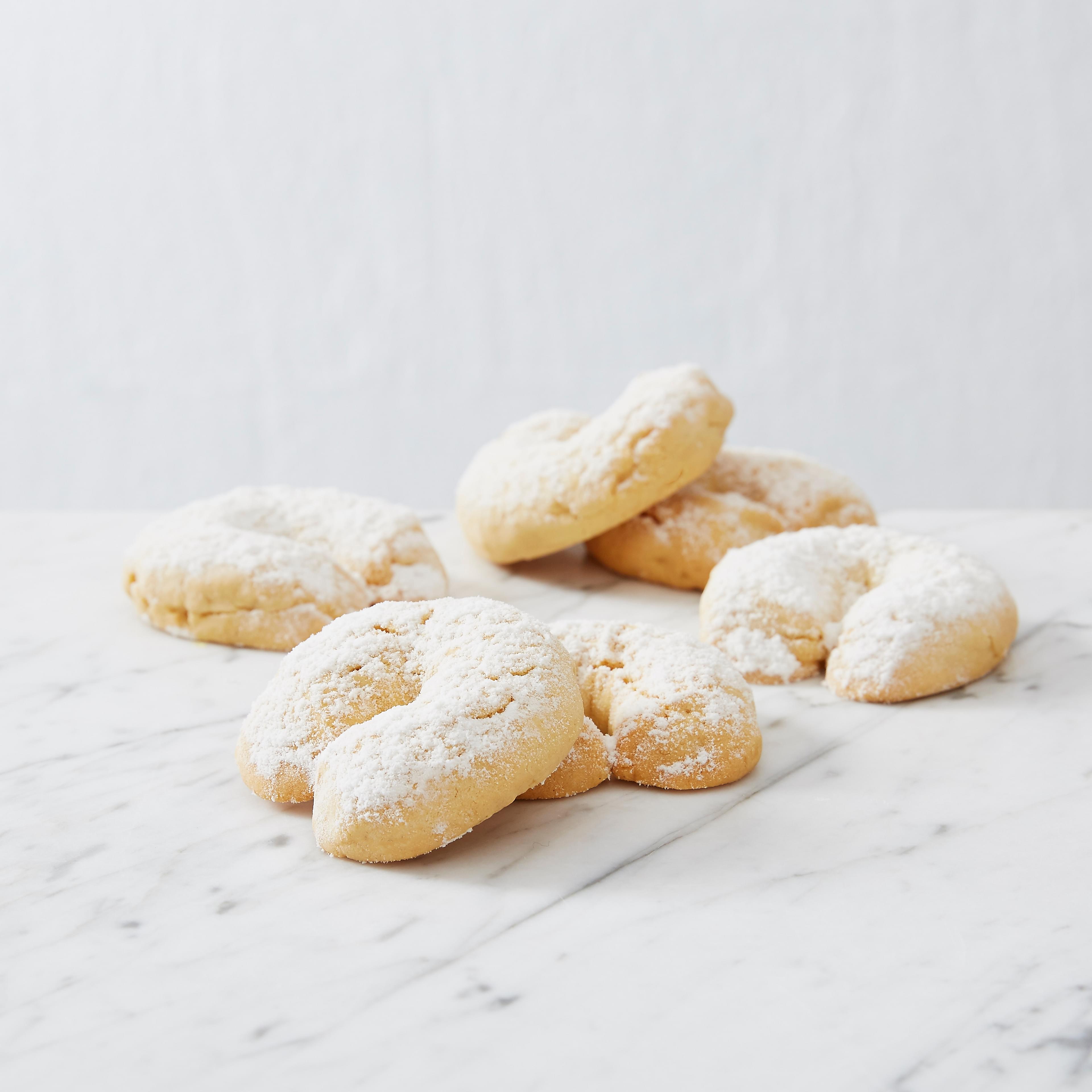 Macadamia Crescents