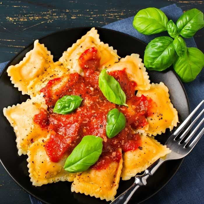 Pumpkin & Feta Ravioli w Napolitana Sauce