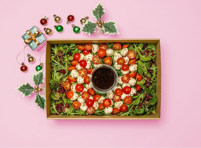 Christmas Caprese Wreath Salad