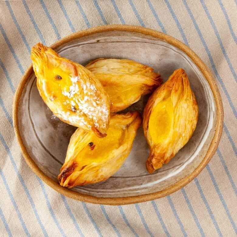 Apple & Cinnamon Sweet Pastry Tacos