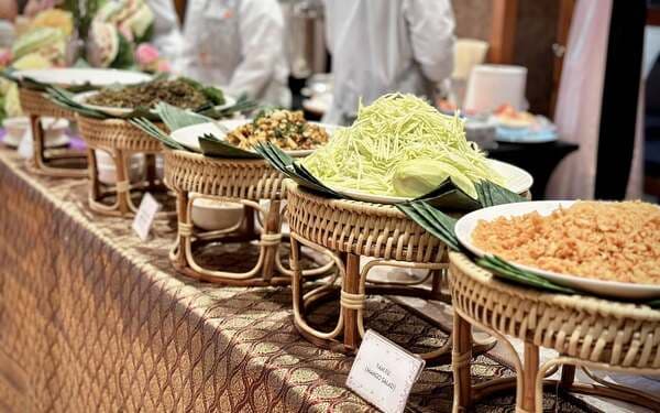 Western Buffet - Prestige (9+1 Course)