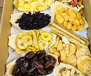 Dried Fruit & Crackers