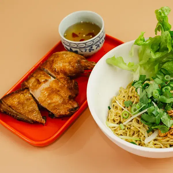 Crispy Chicken Egg Noodle