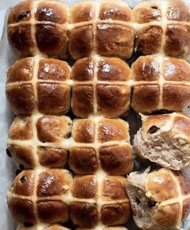 Easter Hot Cross Buns Plain, Fruit & Choc