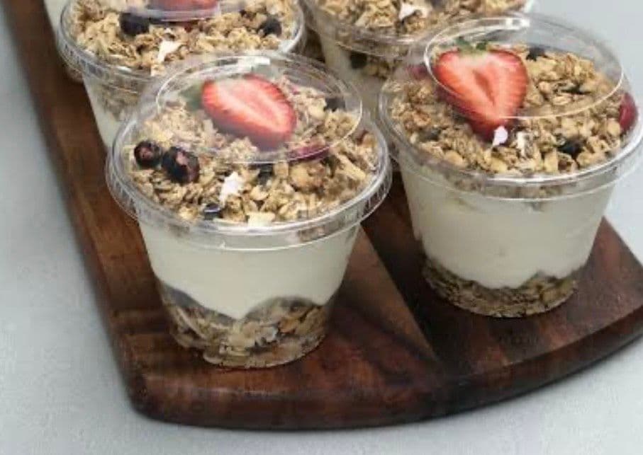 Muesli Yoghurt Cups