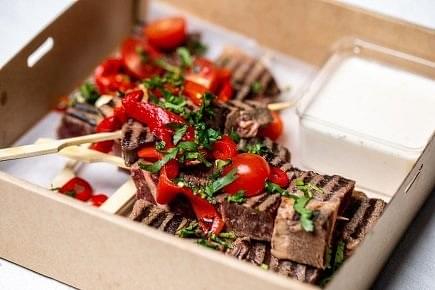Chargrilled Beef Skewers with Chipotle Dipping Sauce (30 Pieces)