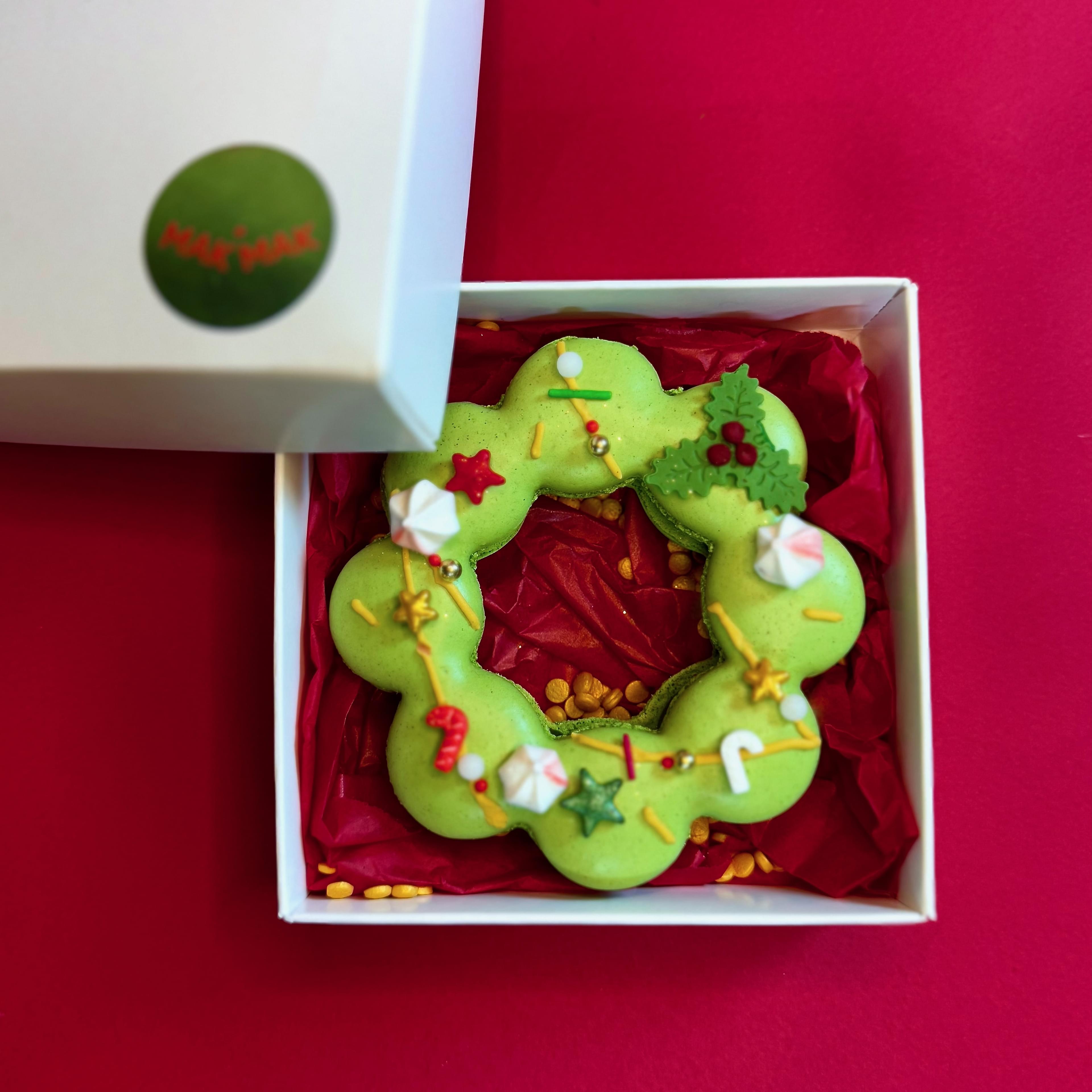 Christmas Wreath Macaron