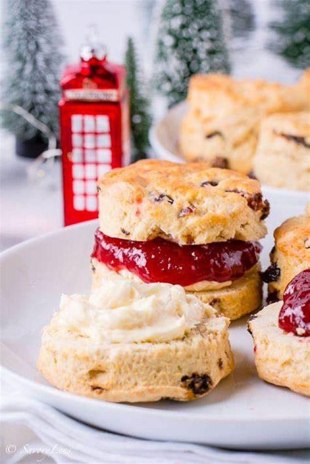 Mrs Claus' Christmas Scones