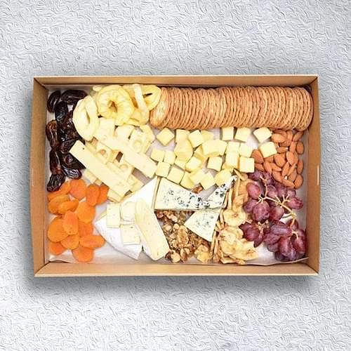 Cheese & Dried Fruit Platter