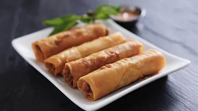 Chicken Schezwan Spring Rolls