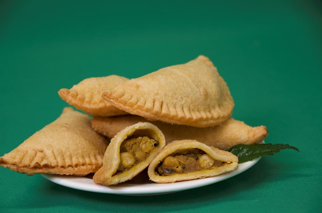 Vegan Curry Puff, Mango Chutney 