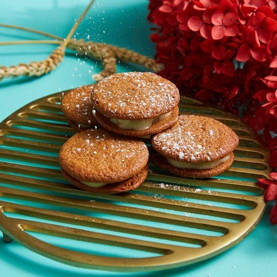 Elves Gingerbread Cookie Sandwich