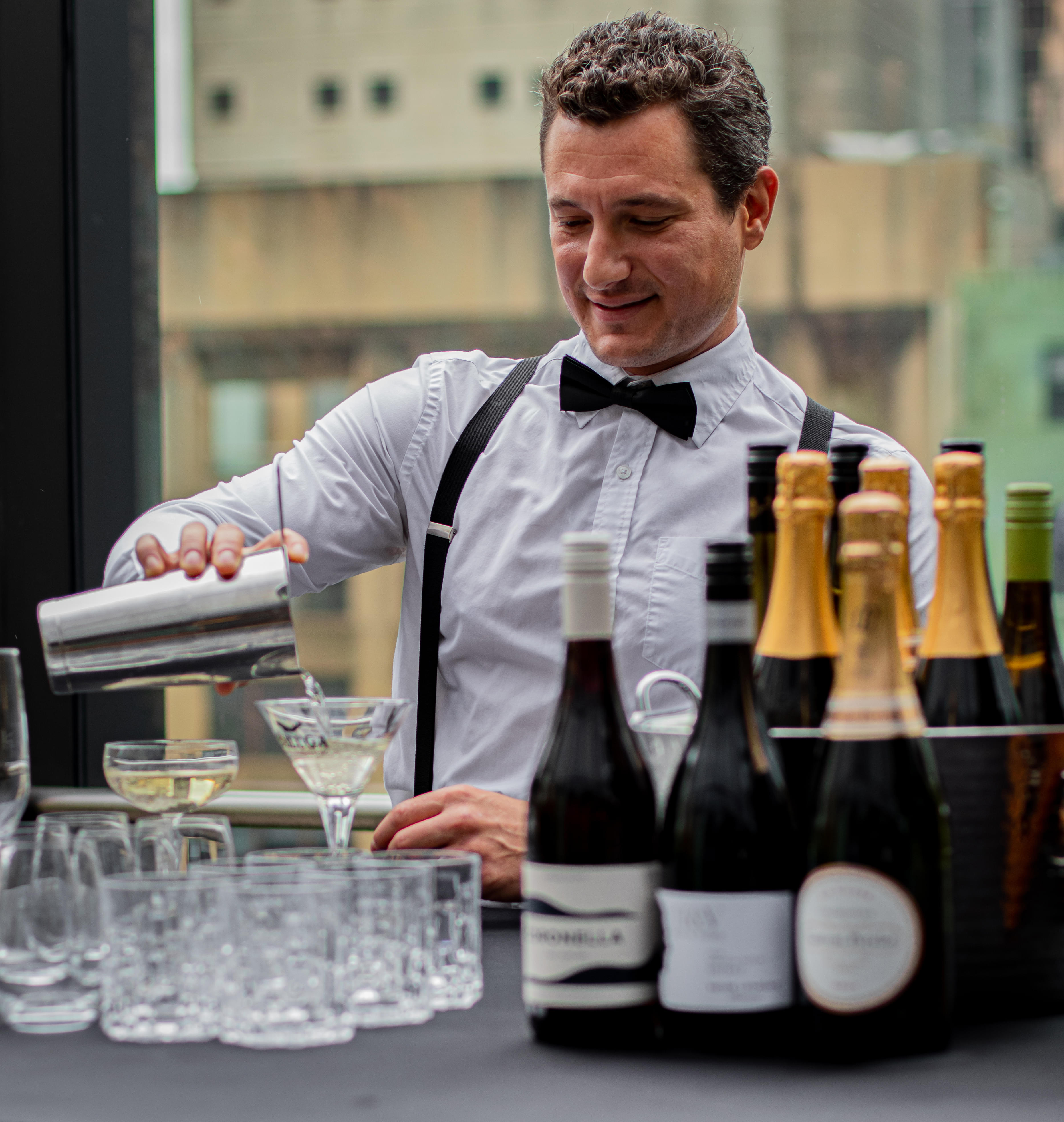 Cocktail Bartender