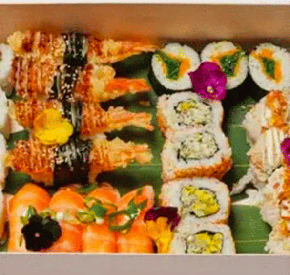 Snacky Premium Sushi Platter