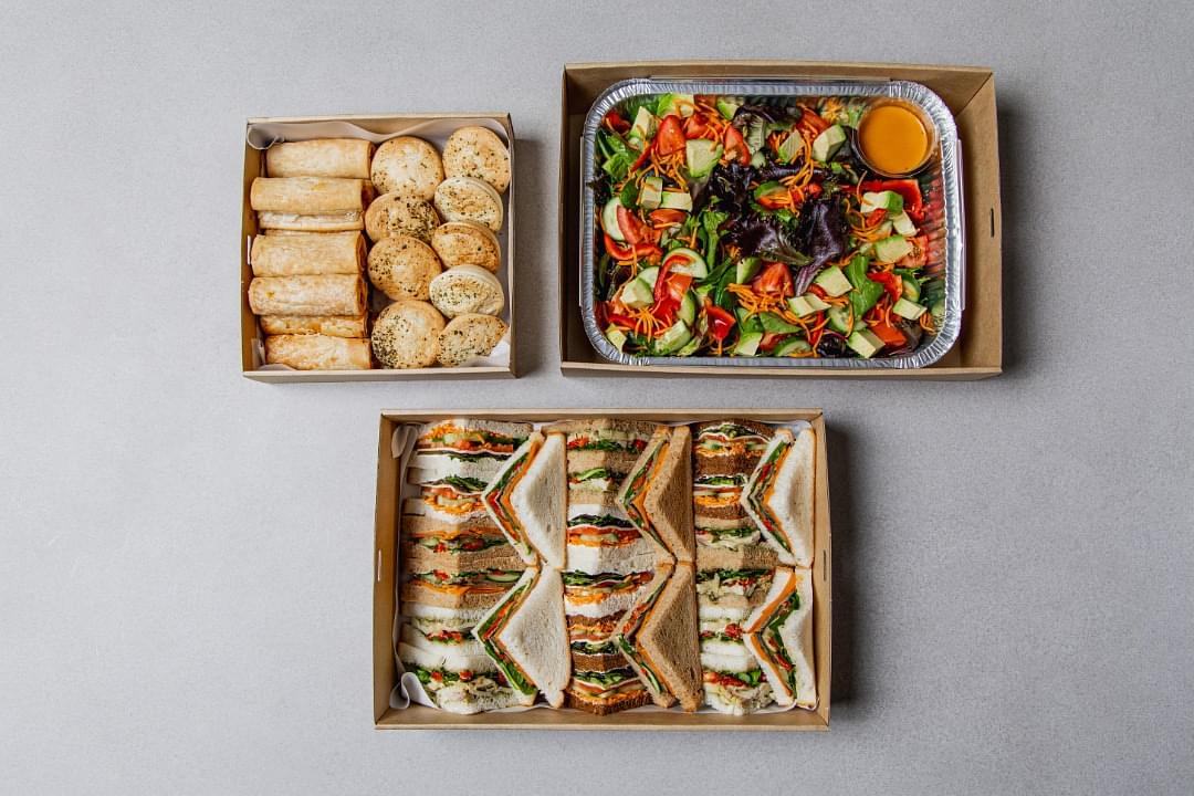 Picnic Hamper for 6 People - Vegetarian Option