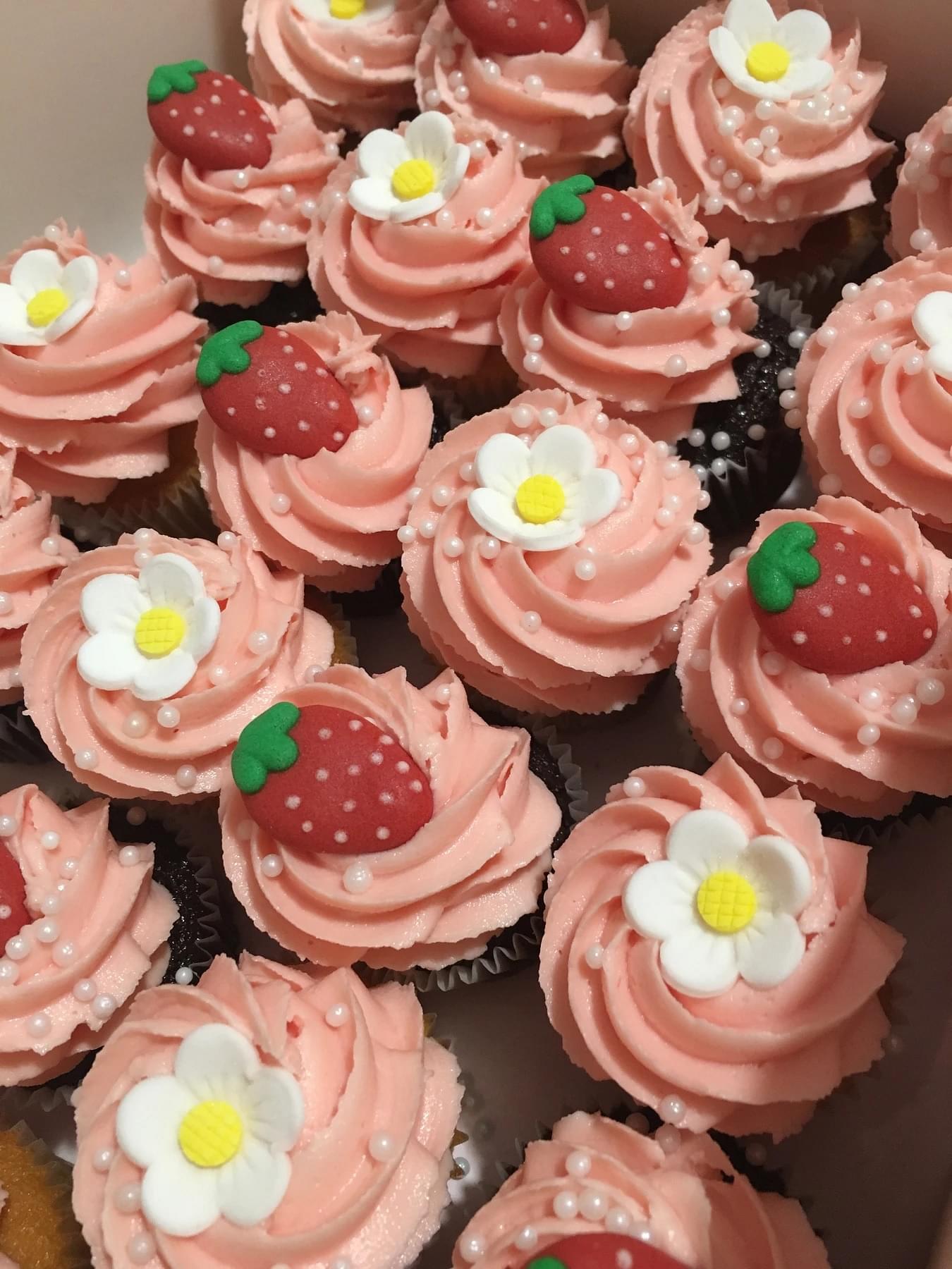 Strawberry cupcakes - 12